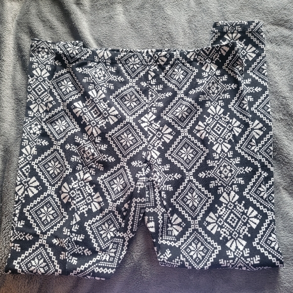 🌻 3/$15. Time and Tru leggings for women. Size medium. - Picture 2 of 3